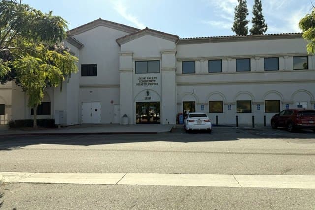 El edificio del Centro de Salud Comunitario Chino Valley en Central Avenue